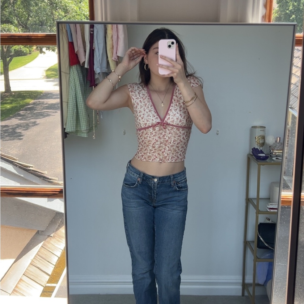 Tilly’s V-Neck Crop Top - Pink